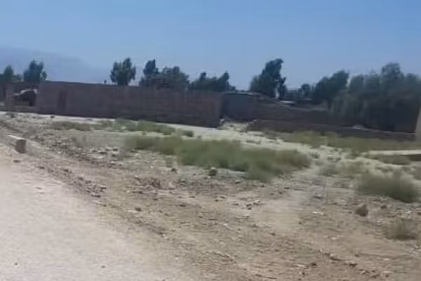 د ازادۍ جبهه وايي په لغمان کې یې پر طالبانو راکټي برید کړی