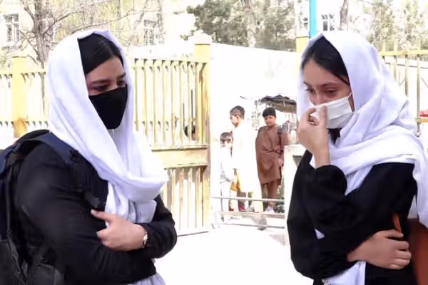 د طالبانو د زدهکړو بندیز؛ د یوې افغانې نجلۍ د ژوند دردناکه پای