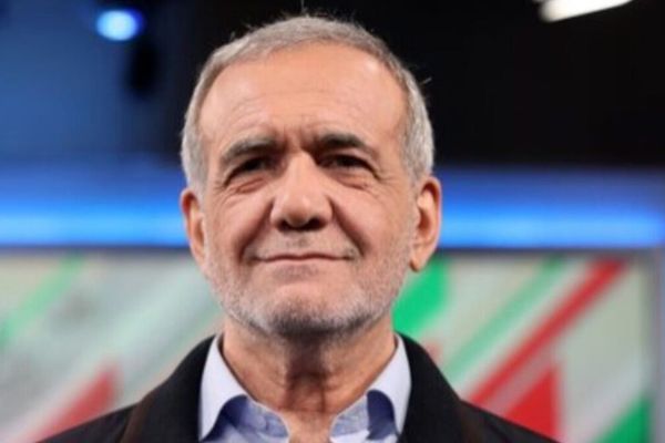 ایران د افغانستان سره د ترانسپورت او اقتصادي همکاریو د پراختیا ژمنه وکړه