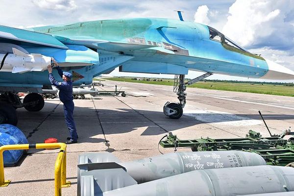 روسیه با جنگنده سوخو ۳۴ به نیروهای اوکراین در کورسک حمله کرد