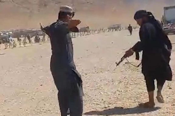 اعتراض رانندگان موترهای باربری در میدان هوایی هرات با شلیک طالبان به خشونت کشیده شد