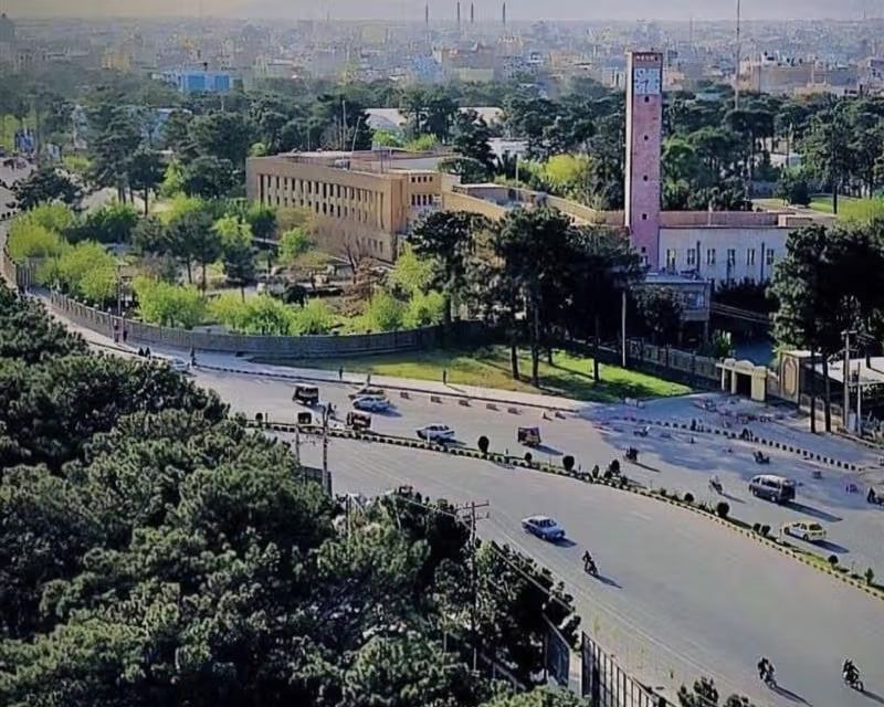 طالبان از دانشجویان در هرات درباره لباس، مدل موی و نماز تعهد اجباری گرفت 