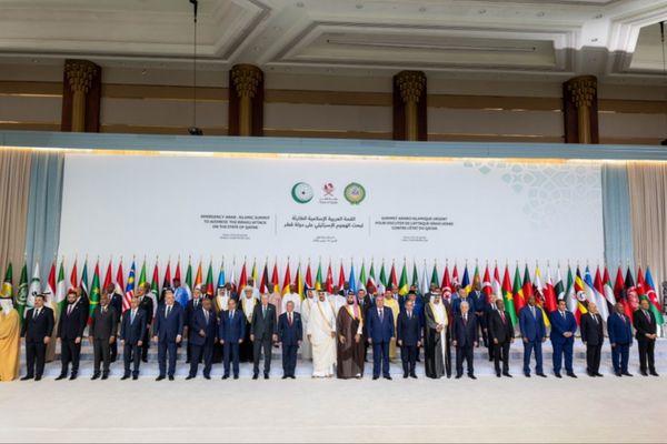 نشست اضطراری دوحه در غیاب طالبان و با پرچم جمهوریت به پایان رسید