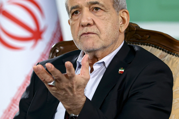 پزشکیان: سیمه کې د امن او ثبات لپاره د افغانستان په ګډون نورو ګاونډیانو سره هوکړې ته رسېږو