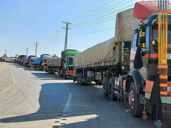 سفارت طالبان از موانع تازه در مبادلات تجاری افغانستان و پاکستان انتقاد کرد