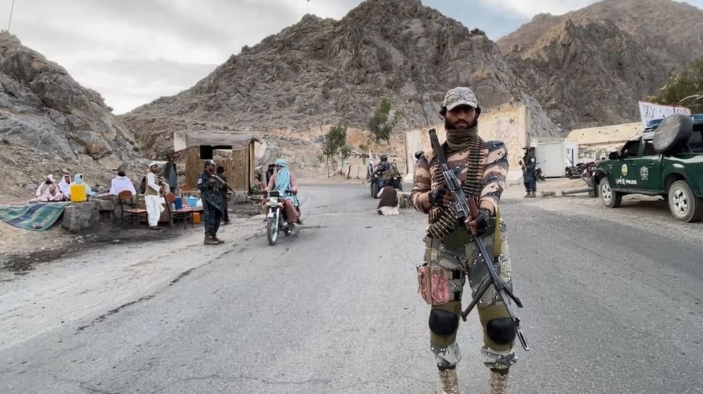تشدید تدابیر امنیتی؛ پرسونل نظامی طالبان از ورود مسلحانه به شهر قندهار منع شدند