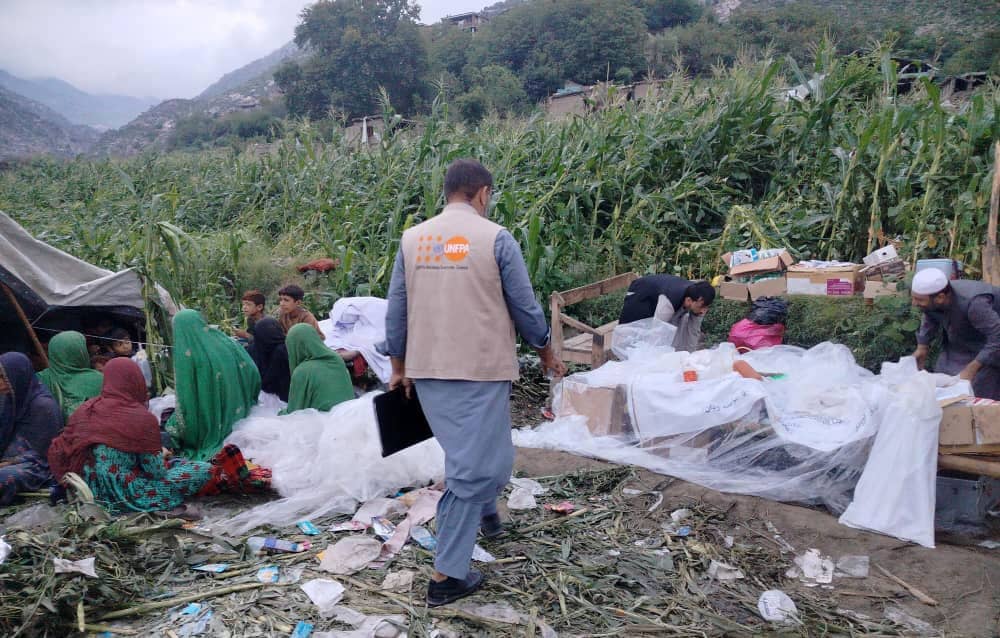  جنسیتي تبعیض په زلزله ځپلو سیمو کې روغتیايي خدماتو ته د مېرمنو د لاسرسي مخه نیسي