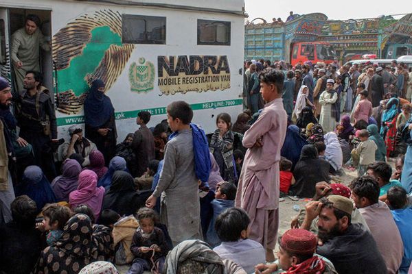 د خیبر پښتونخوا بنو کې د امنیتي اندېښنو له امله د افغان کډوالو کمپ ته د تخلیې امر شوی