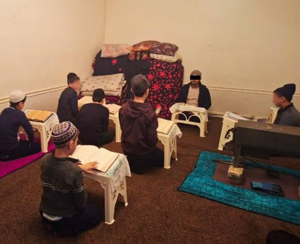 الازدواجية في سياسات أوزبكستان تبني مدرسة لطالبان وتعتقل معلماً لتدريسه الدين للأطفال