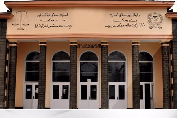 طالبانو په کابل کې ۱۶ کسان په دُرو ووهل