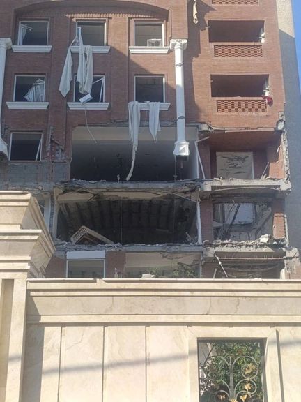 د ایران په بندر عباس کې درنه چاودنه شوې ده