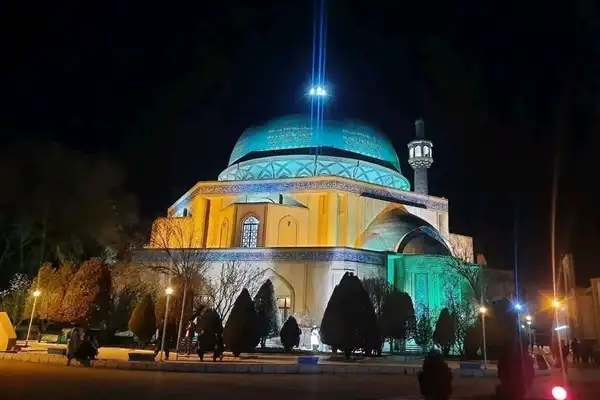 شیعیان به طالبان: حتی کمونیستها مسجد و مدرسه ما را نبستند