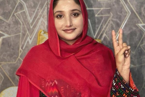 په بلوچستان کې د ایاېسای پر مرکز ځانمرګي بریدګره «ښځه» وه