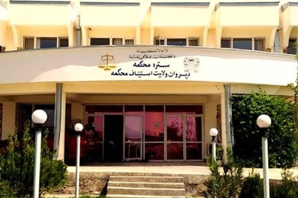 پروان کې طالبانو د یوې ښځې په ګډون دوه کسان په دُرو وهلي