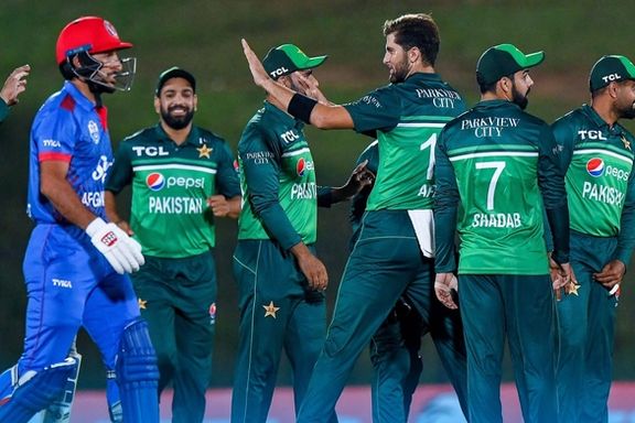 د پاکستان د کرېکټ ملي لوبډلې د افغانستان د کرېکټ ملي لوبډلې ته په ۱۴۲ منډو ماتې ورکړه