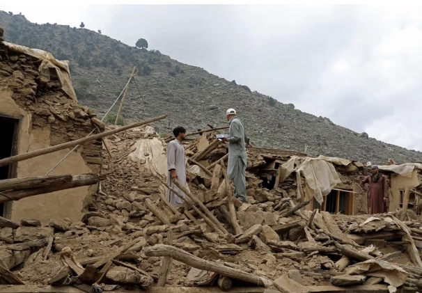 اليونيسف تحذر من معاناة الأطفال في مناطق زلزلة كونر وسط البرد القارس