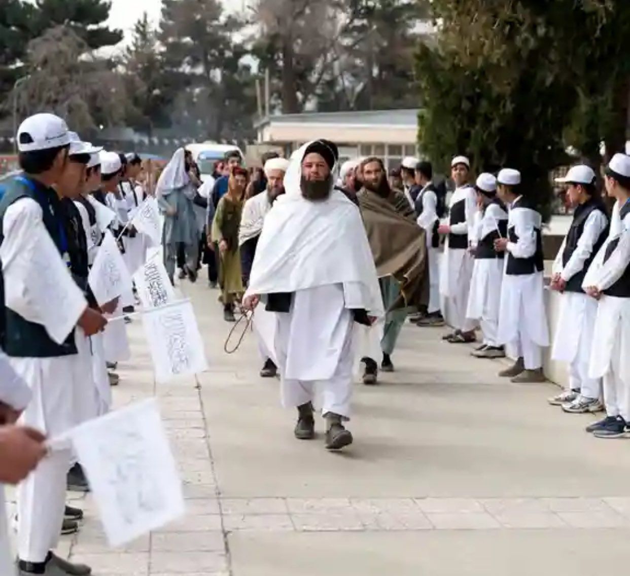 دستور تازه ملاهبت‌الله درباره اخذ امتحان مدارس دینی از سوی وزارت تحصیلات عالی و معارف