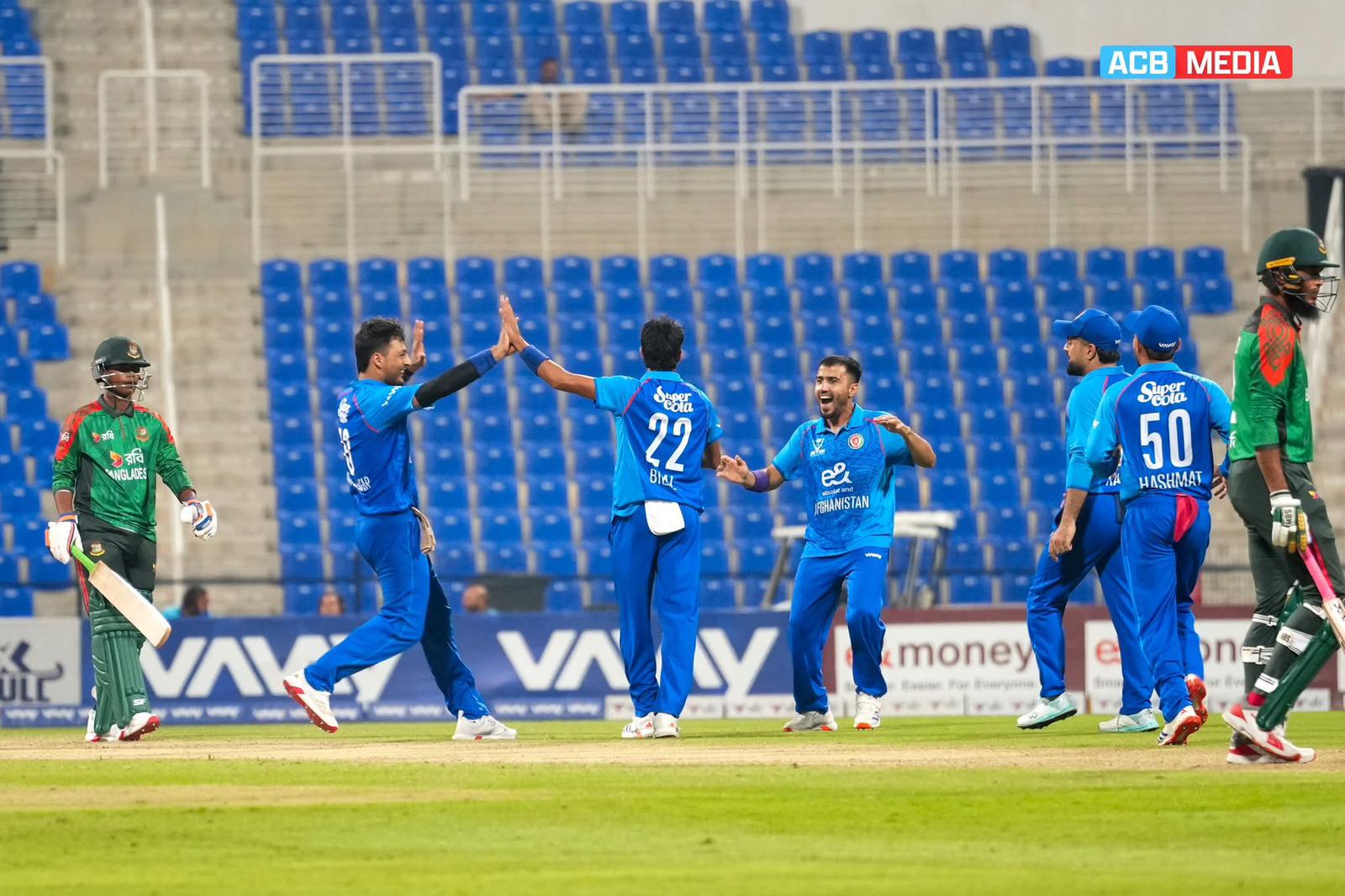 افغان کرېکټ ملي لوبډلې بنګله‌دېش ته په درېیمه یو ورځنۍ سیالې کې ماتې ورکړه