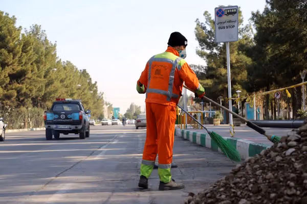 اخراج افغانها از ایران؛ مقام جمهوری اسلامی میگوید تهران با کمبود پاکبان مواجه است