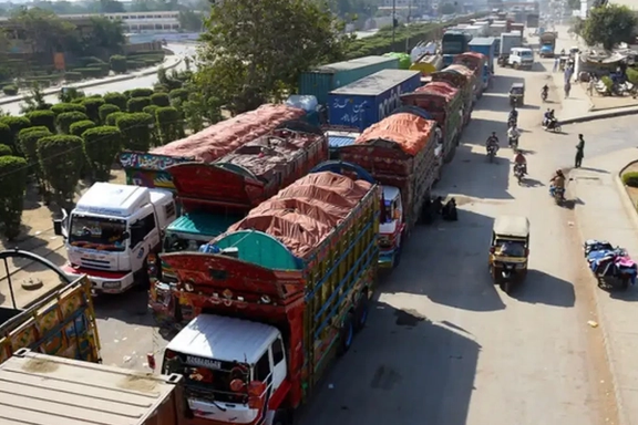 د پاکستان تازه اقدام؛ کراچۍ بندر کې د افغان سوداګرو د کانټینرونو لېږد رالېږد بند شو