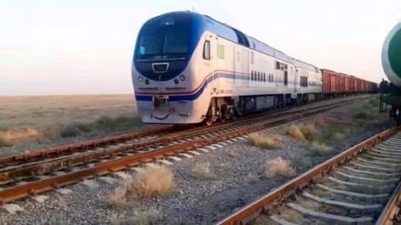 تېره میاشت؛ د هرات-خواف اوسپنې پټلۍ له لارې ۱۱۱زره ټنه توکي لېږدول شوي دي