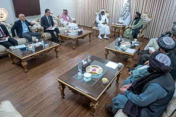 طالبان د اسلامي همکاریو سازمان له استازی سره د اړیکو پر پیاوړتیا او امنیتي ثبات غږېدلي