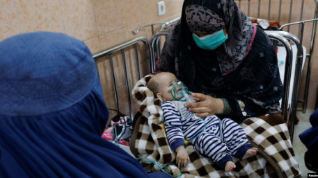 یونېسف: د هوا په سړېدو په افغان ماشومانو کې د تنفسي ناروغیو ګواښ په لوړېدو دی