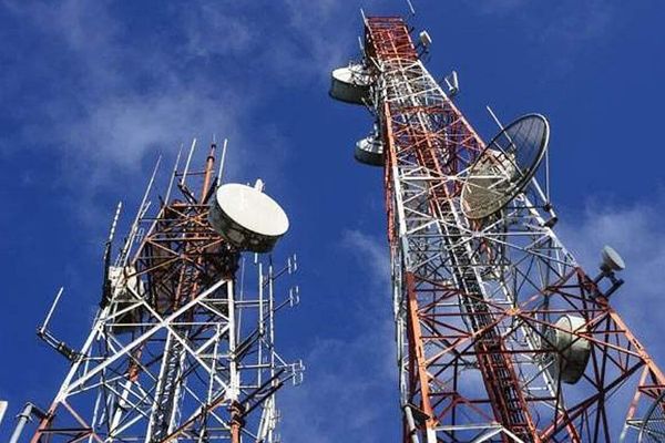 وزیر پیشین مخابرات: قطع اینترنت افغانستان را بیشتر منزوی میکند