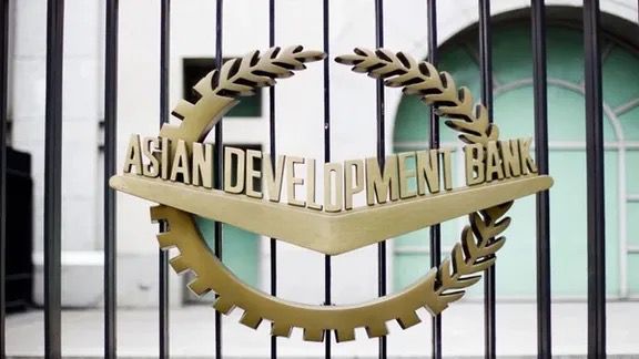 طالبان: د اسیا پراختیايي بانک رییس وايي چې له افغانستان سره خپله همکاري روانه ساتي
