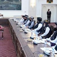 طالبانو د ریل پټلۍ د نوې بڼې او کډوالو ته د ځمکو د وېش چټکولو پرېکړه کړې