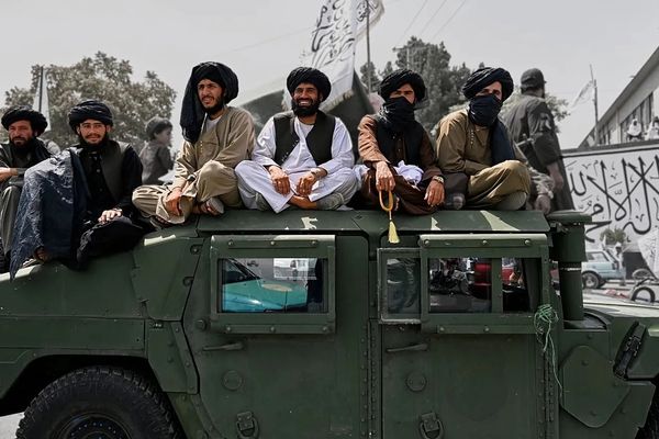 پاکستانۍ ورځپاڼه: افغانستان اوسمهال د ترهګرۍ او نشه يي توکو په مافیايي لوبه کې ښکېل دی