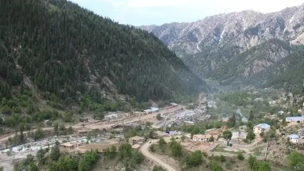 جبهه آزادی تصاویر اجساد دست‌کم ۱۰ جنگجوی طالبان در جنگ نورستان را منتشر کرد