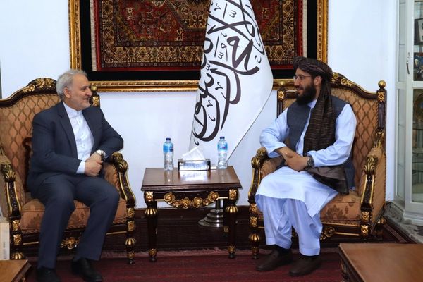 په اسلاماباد کې د طالبانو او ایران سفیرانو د افغان کډوالو پر موضوعاتو خبرې وکړې