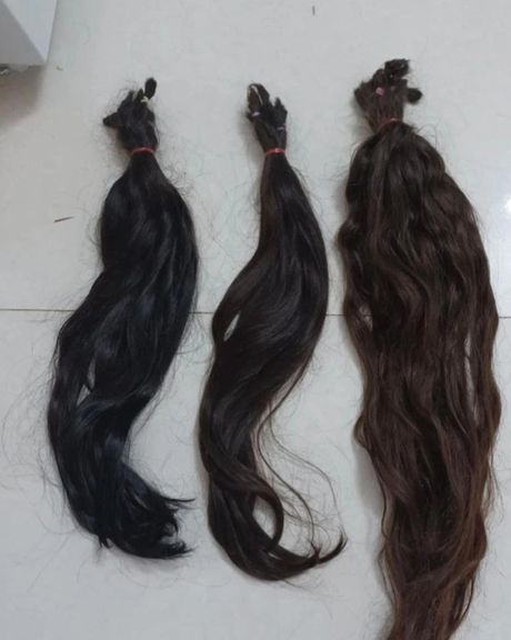 خرید و فروش موی انسان در افغانستان؛ زنان پولدار موی رنگ نشده را خریداری میکنند