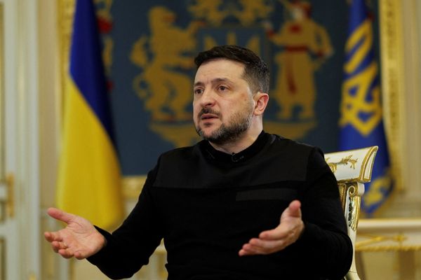 زلنسکی: امریکا میخواهد دونباس را به روسیه واگذار کنیم