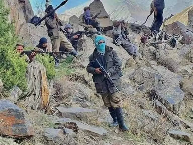 په تېره یوه میاشت کې د طالبانو مخالفو ډلو شاوخوا ۶۰ بریدونه کړي
