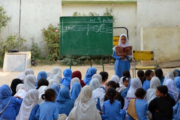 د پاکستان د پوهنې وزارت: په پاکستان کې له ۲۵ میلیونو ډېر ماشومان له زده کړو محروم دي