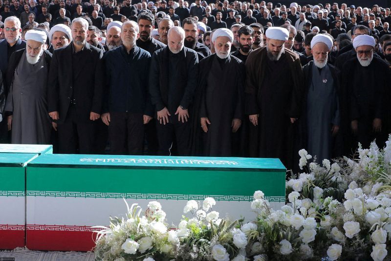 د ایران د وژل شوي مشر د جنازې په مراسمو کې له مجتبی پرته د هغه دریو زامنو ګډون کړی