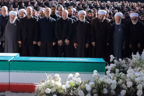 د ایران د وژل شوي مشر د جنازې په مراسمو کې له مجتبی پرته د هغه دریو زامنو ګډون کړی