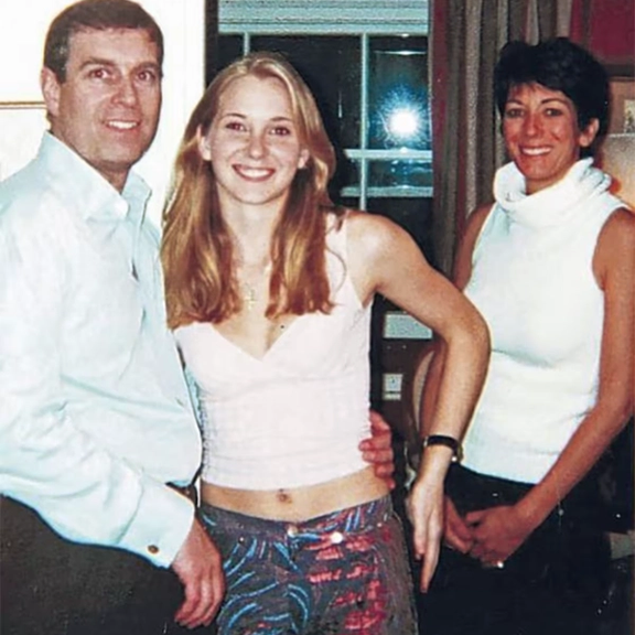 اندرو در کنار ورجینیا جوفری در ۱۷ سالگی