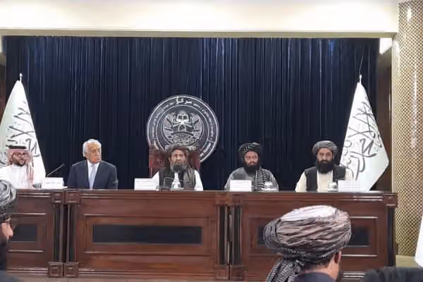 طالبان و شرکت عربستانی با حضور خلیلزاد قرارداد استخراج نفت و گاز هرات را امضا کردند