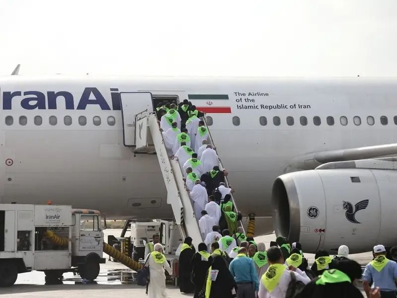 پس از ۹ سال، اولین گروه از ایرانی‌ها برای مراسم عمره عازم عربستان سعودی شدند