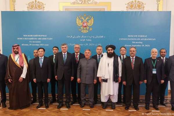 سفیر پیشین بریتانیا: تصمیم روسیه، برخی کشورهای منطقه را به شناسایی طالبان ترغیب میکند