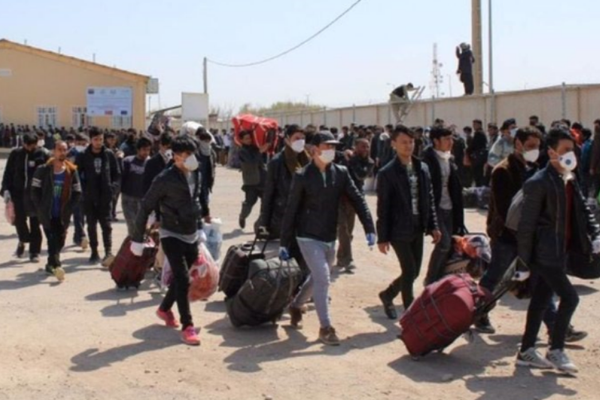 Taliban Reports Return Of Nearly 10,000 Afghan Migrants From Pakistan & Iran