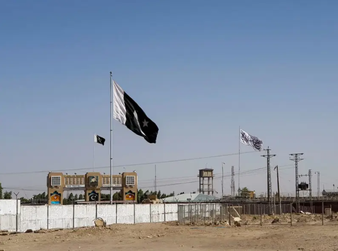 هیئتی از مقام‌های امنیتی پاکستان برای گفت‌وگو درباره تنش‌های مرزی به قندهار رفت