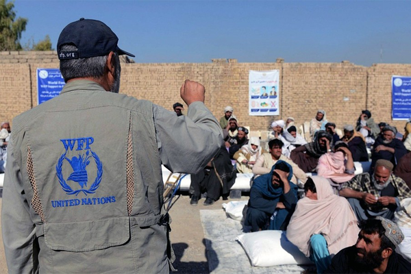 د ژمي په درشل کې؛ په افغانستان کې لوږه او خوارځواکي د ناورین نوې کچې ته رسېدلې