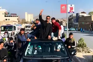 استقبال مردم غرب کابل از علی بلال؛ قدردانی قهرمانی که به قهرمانان افغانستان احترام گذاشت