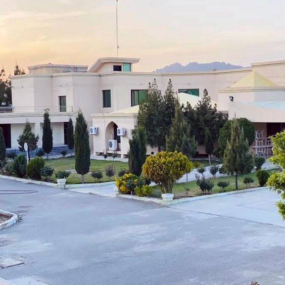 د ملا هبت الله اخوندزاده امنیتي کسانو نوموړي ته د اوسېدو د ځای د بدلولو سپارښتنه کړې ده