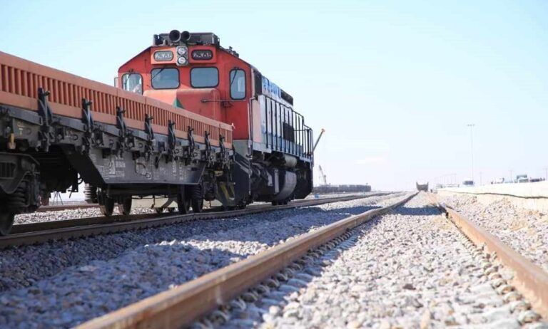 پاکستان سره تړلې لارې؛ افغانستان ته د هرات - خواف رېل پټلۍ له لارې د سمنټو واردات زیات شوي