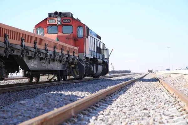 پاکستان سره تړلې لارې؛ افغانستان ته د هرات - خواف رېل پټلۍ له لارې د سمنټو واردات زیات شوي